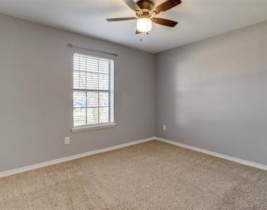311 W Fern Street - Photo Thumbnail 8
