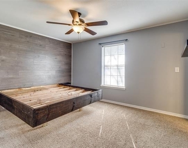 311 W Fern Street - Photo Thumbnail 6