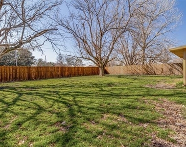 311 W Fern Street - Photo Thumbnail 12