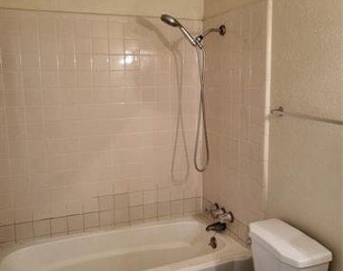 7326 Harold Walker Drive - Photo Thumbnail 8