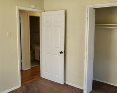 7326 Harold Walker Drive - Photo Thumbnail 9