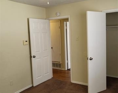 7326 Harold Walker Drive - Photo Thumbnail 11