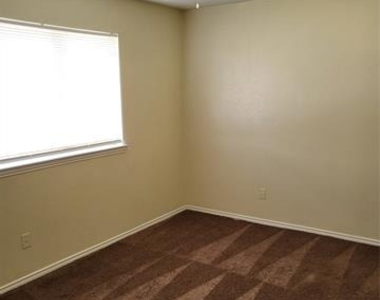 7326 Harold Walker Drive - Photo Thumbnail 10