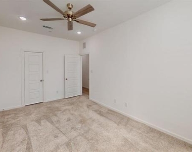 346 Buck Ridge Drive - Photo Thumbnail 15