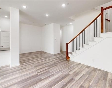 346 Buck Ridge Drive - Photo Thumbnail 5