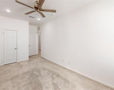 346 Buck Ridge Drive - Photo Thumbnail 13