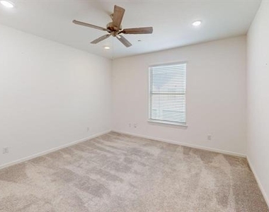 346 Buck Ridge Drive - Photo Thumbnail 9