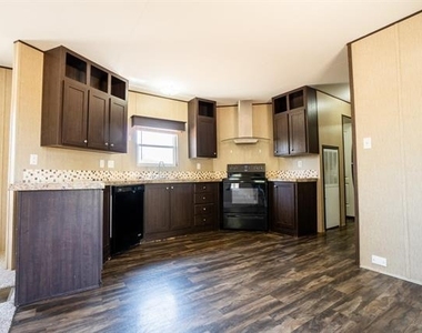 11621 Annandale Road - Photo Thumbnail 4
