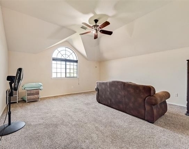 7578 Seawood Drive - Photo Thumbnail 14