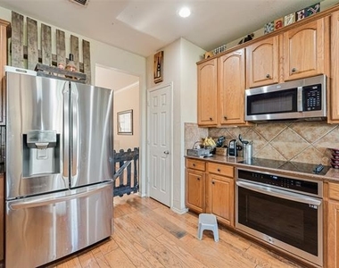 7578 Seawood Drive - Photo Thumbnail 12