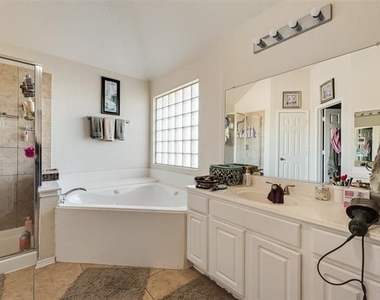 7578 Seawood Drive - Photo Thumbnail 24