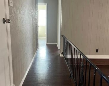 3012 Barrington Court - Photo Thumbnail 7