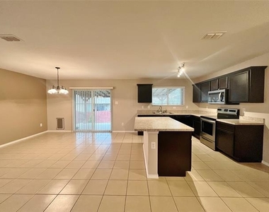 9925 Amaryllis Lane - Photo Thumbnail 4