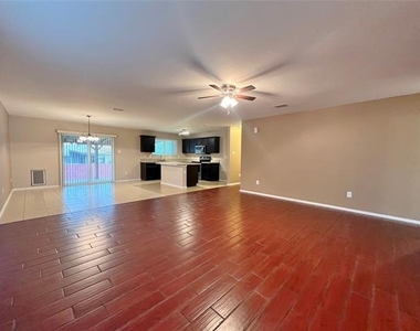 9925 Amaryllis Lane - Photo Thumbnail 3