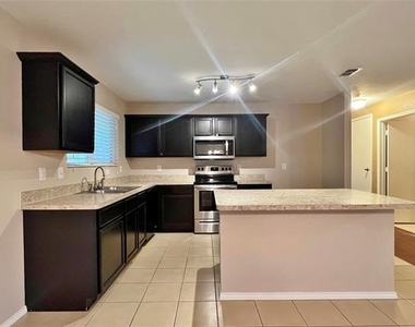 9925 Amaryllis Lane - Photo Thumbnail 6