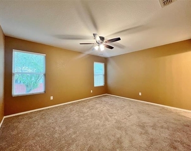 9925 Amaryllis Lane - Photo Thumbnail 9