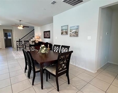 3225 Sedge Grass Drive - Photo Thumbnail 7