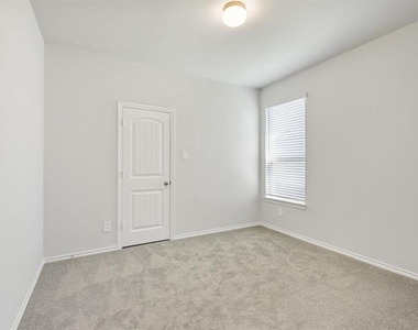 3225 Sedge Grass Drive - Photo Thumbnail 28