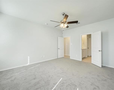 3225 Sedge Grass Drive - Photo Thumbnail 24