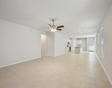 3225 Sedge Grass Drive - Photo Thumbnail 9