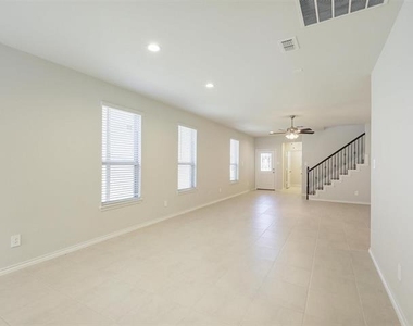 3225 Sedge Grass Drive - Photo Thumbnail 15