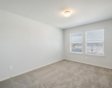 3225 Sedge Grass Drive - Photo Thumbnail 18