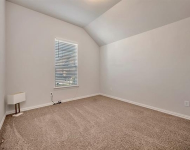1104 Superbloom Avenue - Photo Thumbnail 17