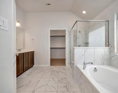 1104 Superbloom Avenue - Photo Thumbnail 11