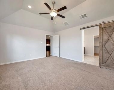 1104 Superbloom Avenue - Photo Thumbnail 10