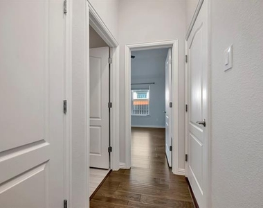 1104 Superbloom Avenue - Photo Thumbnail 22