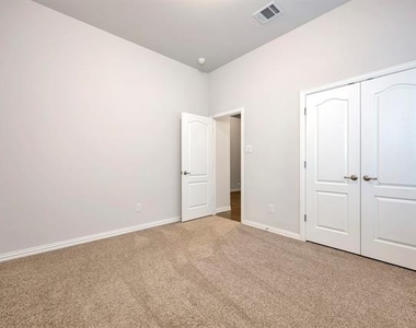 1104 Superbloom Avenue - Photo Thumbnail 21
