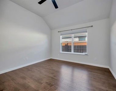 1104 Superbloom Avenue - Photo Thumbnail 23