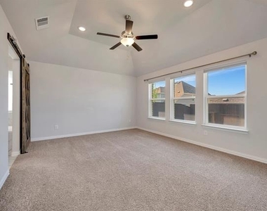1104 Superbloom Avenue - Photo Thumbnail 9