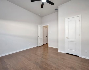 1104 Superbloom Avenue - Photo Thumbnail 24