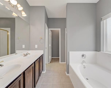 8162 Robertson Drive - Photo Thumbnail 24