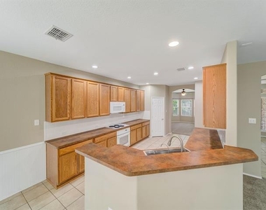 8162 Robertson Drive - Photo Thumbnail 11