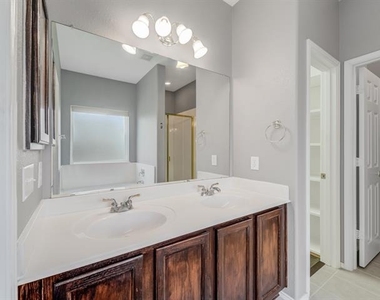 8162 Robertson Drive - Photo Thumbnail 25