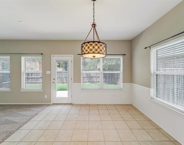 8162 Robertson Drive - Photo Thumbnail 12