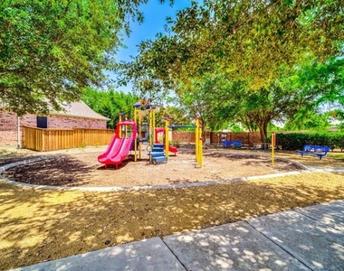 8162 Robertson Drive - Photo Thumbnail 34