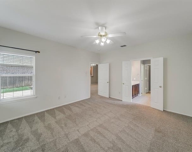 8162 Robertson Drive - Photo Thumbnail 23