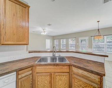 8162 Robertson Drive - Photo Thumbnail 9