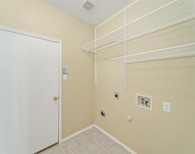 8162 Robertson Drive - Photo Thumbnail 31