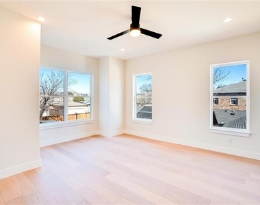 3611 S Versailles Avenue - Photo Thumbnail 22