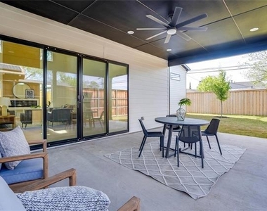 3611 S Versailles Avenue - Photo Thumbnail 28