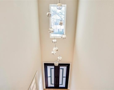 3611 S Versailles Avenue - Photo Thumbnail 30