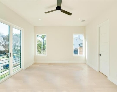 3611 S Versailles Avenue - Photo Thumbnail 26