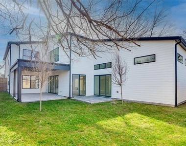 3611 S Versailles Avenue - Photo Thumbnail 29