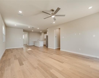 5511 Chasewood Drive - Photo Thumbnail 8