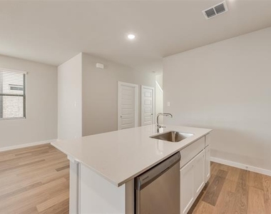5511 Chasewood Drive - Photo Thumbnail 11