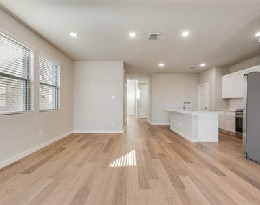 5511 Chasewood Drive - Photo Thumbnail 5